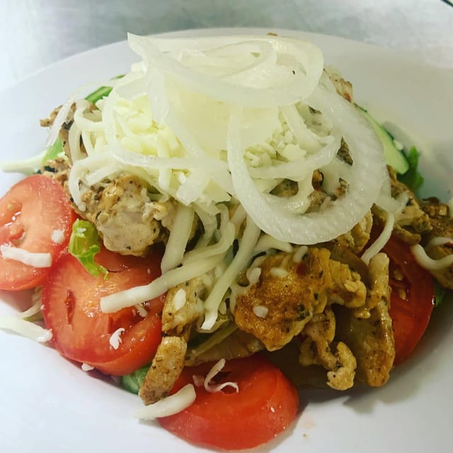 GRILLED CHICKEN SALAD & DRINK.