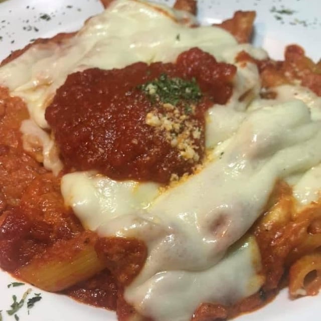 Baked Ziti with Bread & Drink.